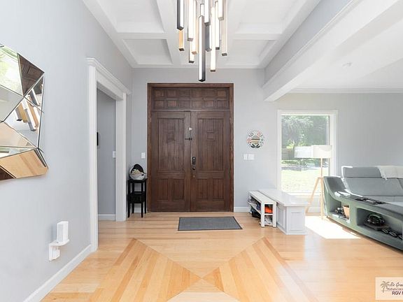 3rd image of 125 Robins Ln