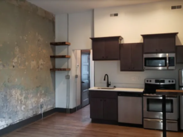 1533 Pleasant Street