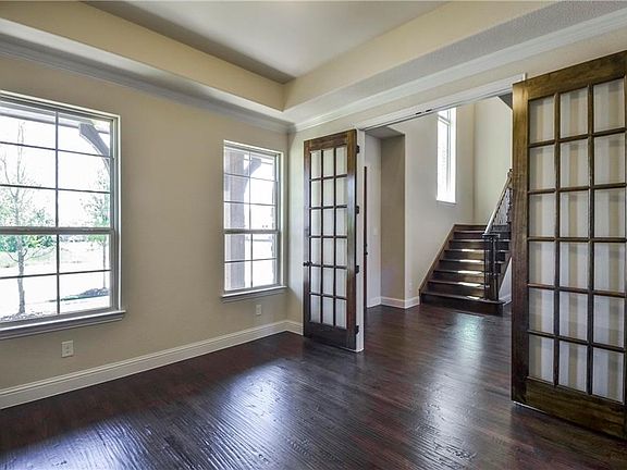 4th image of 9413 Blackpine Ct
