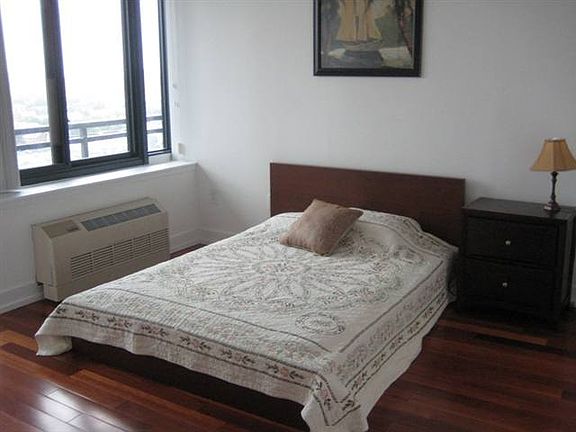 5th image of 389 Washington St #1602