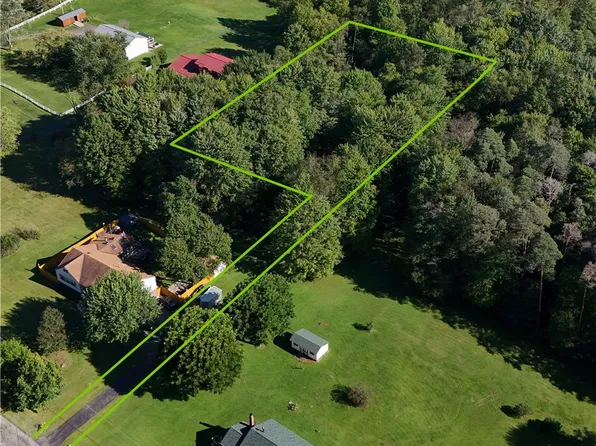 413 Daugherty Rd, Grove City, PA 16127