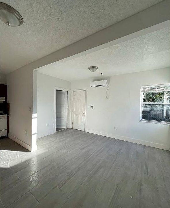 1st image of 1608 NW 7th Ave #4