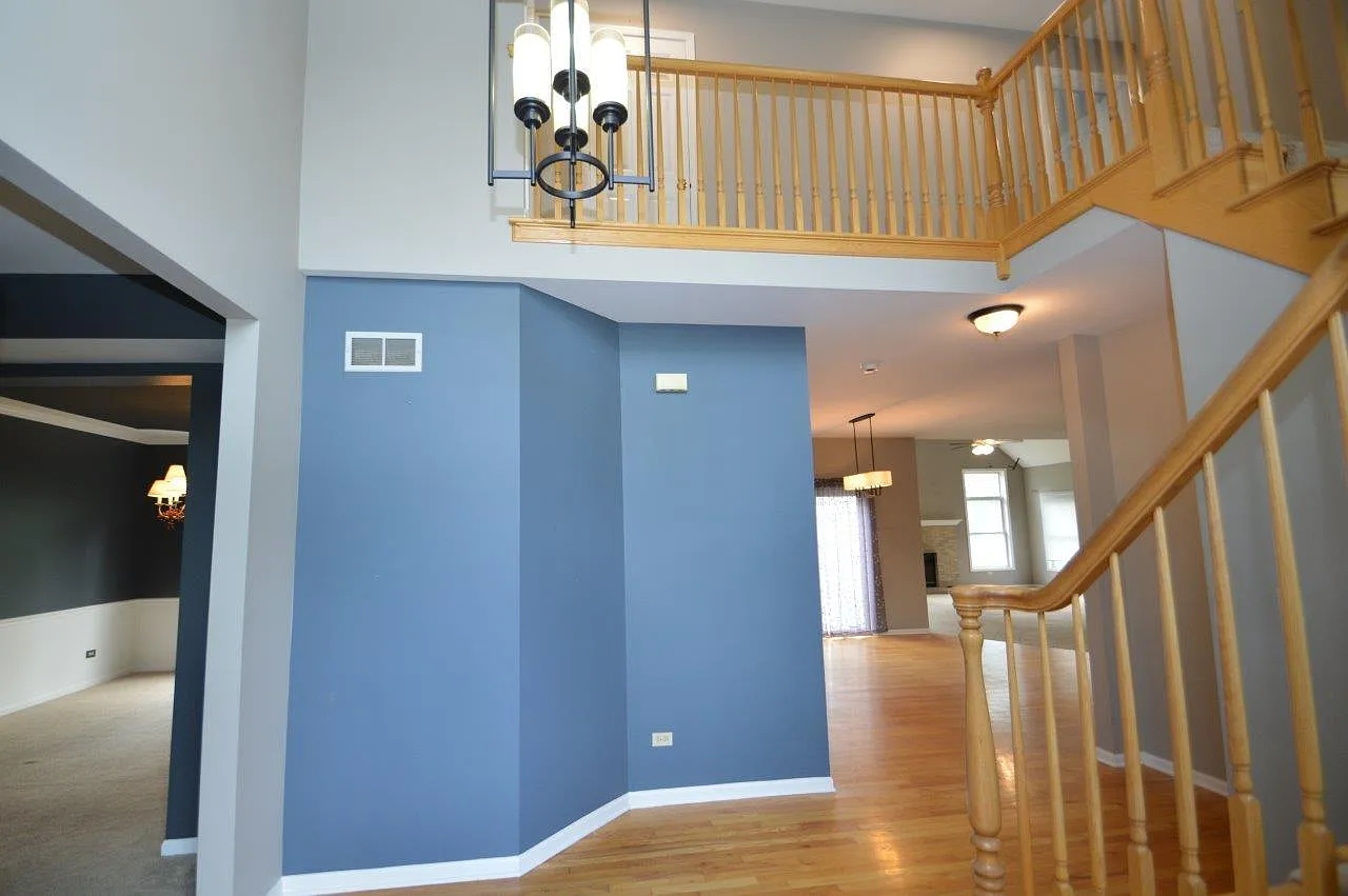 5 bed, 3.5 bath, 2902 sqft, $3,550 — Photo 2