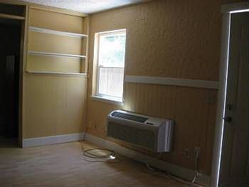 4th image of 170 6th St