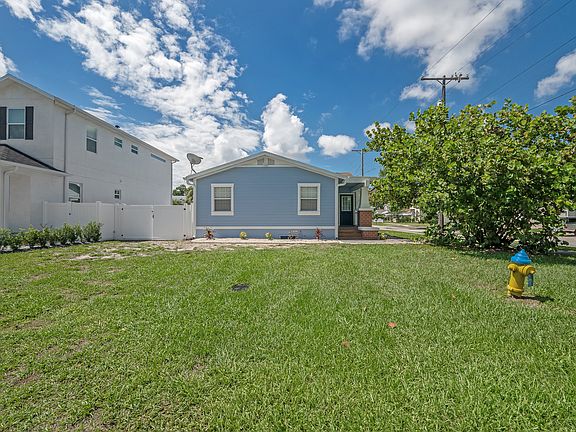5th image of 2714 W Fig St