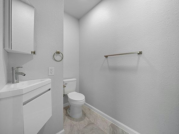 4th image of 2813 Church St #A