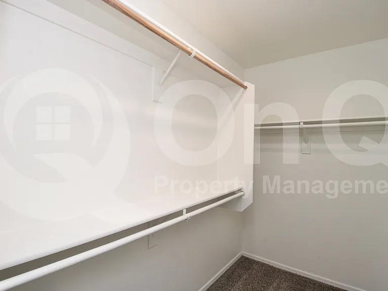1877 W Overland St — Photo 18