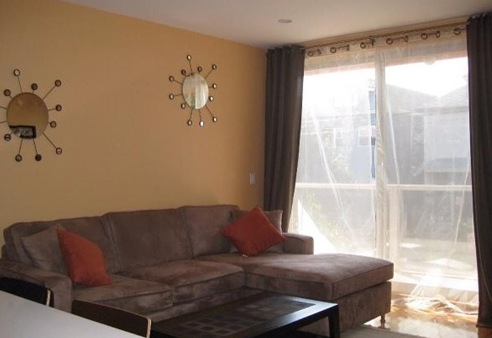 2nd image of 26 Highlawn Ave APT 203