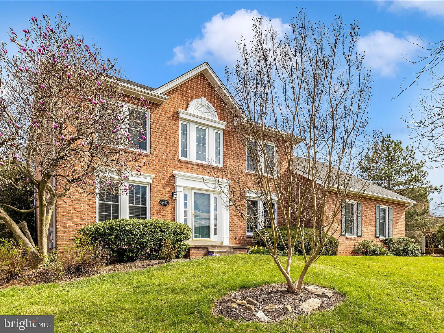 2432 Cobblestone Way photo 1