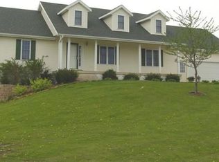 3027 Fawn Cir, Riverside, IA 52327