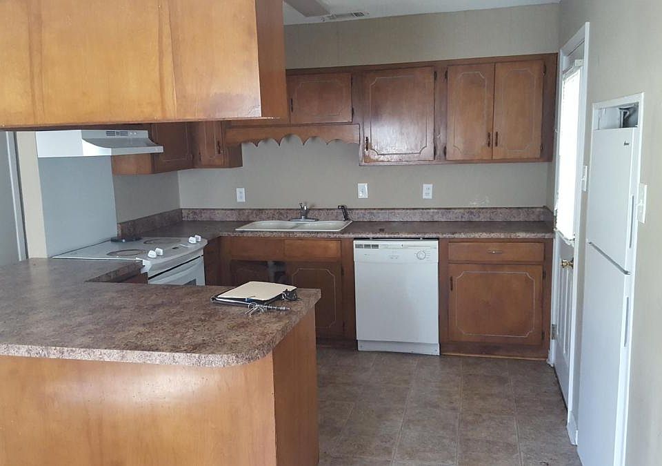 2nd image of 1252 Devander Dr