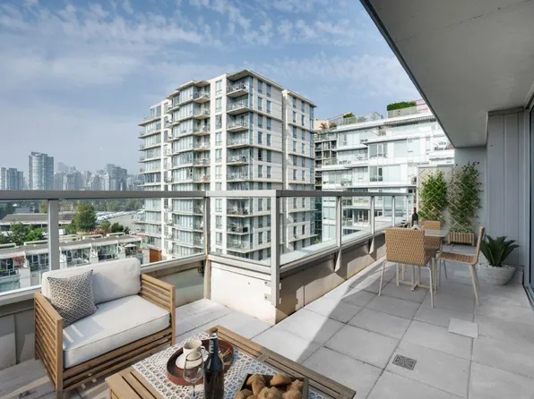1887 Crowe St #712, Vancouver, BC V5Y 0B4