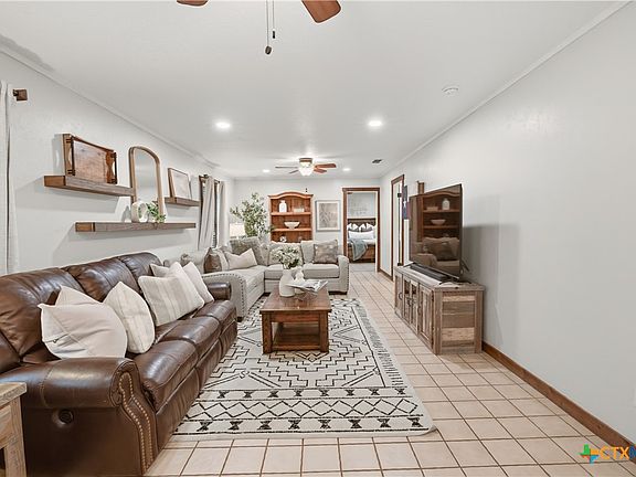 4th image of 11102 Salado Springs Cir