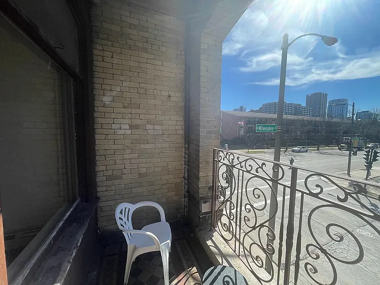 1305 N Milwaukee St — Photo 15