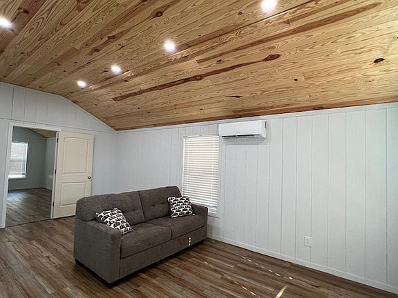 5th image of 1674 N Oliver St
