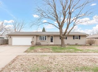 1613 S Grant Ave, Janesville, WI 53546