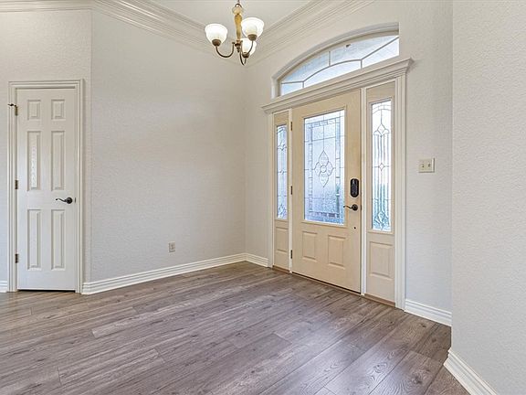 2nd image of 2247 Tall Tree Ln