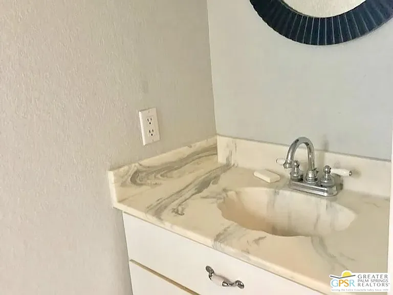 123 W San Carlos Rd — Photo 31