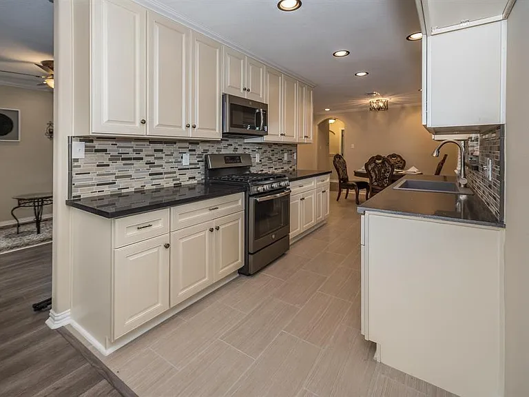 11038 Waxwing St — Photo 2