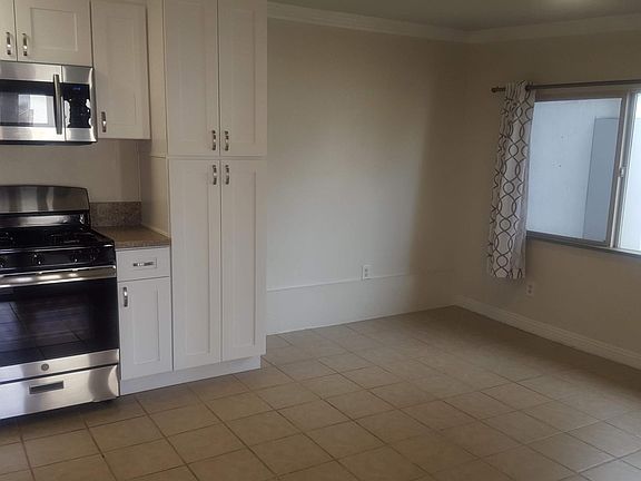 4th image of 1207 Central Ave #B