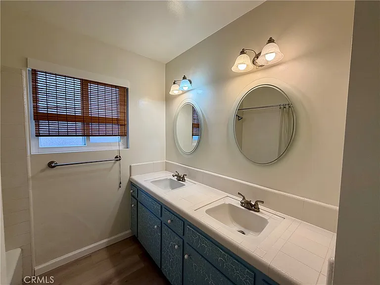 6621 Whitman Ave — Photo 12