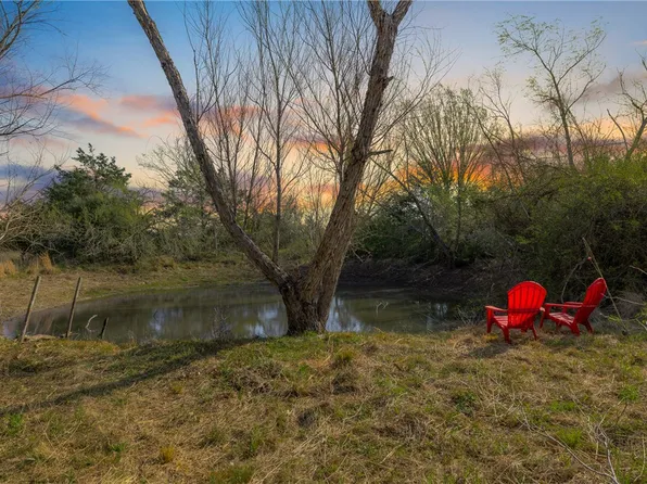 6735 Old Smithville Rd, Flatonia, TX 78941