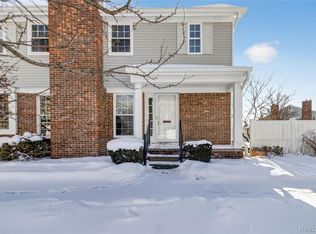 42142 Gladwin St, Northville, MI 48167