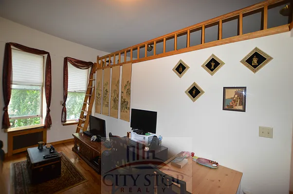 Rented by City Stop Realty | media 9