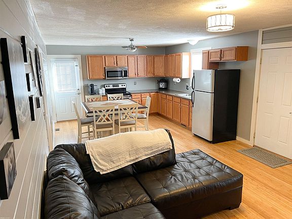 5th image of 1815 Crestview Dr