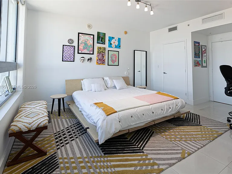 90 SW 3rd St #1611 — Photo 7