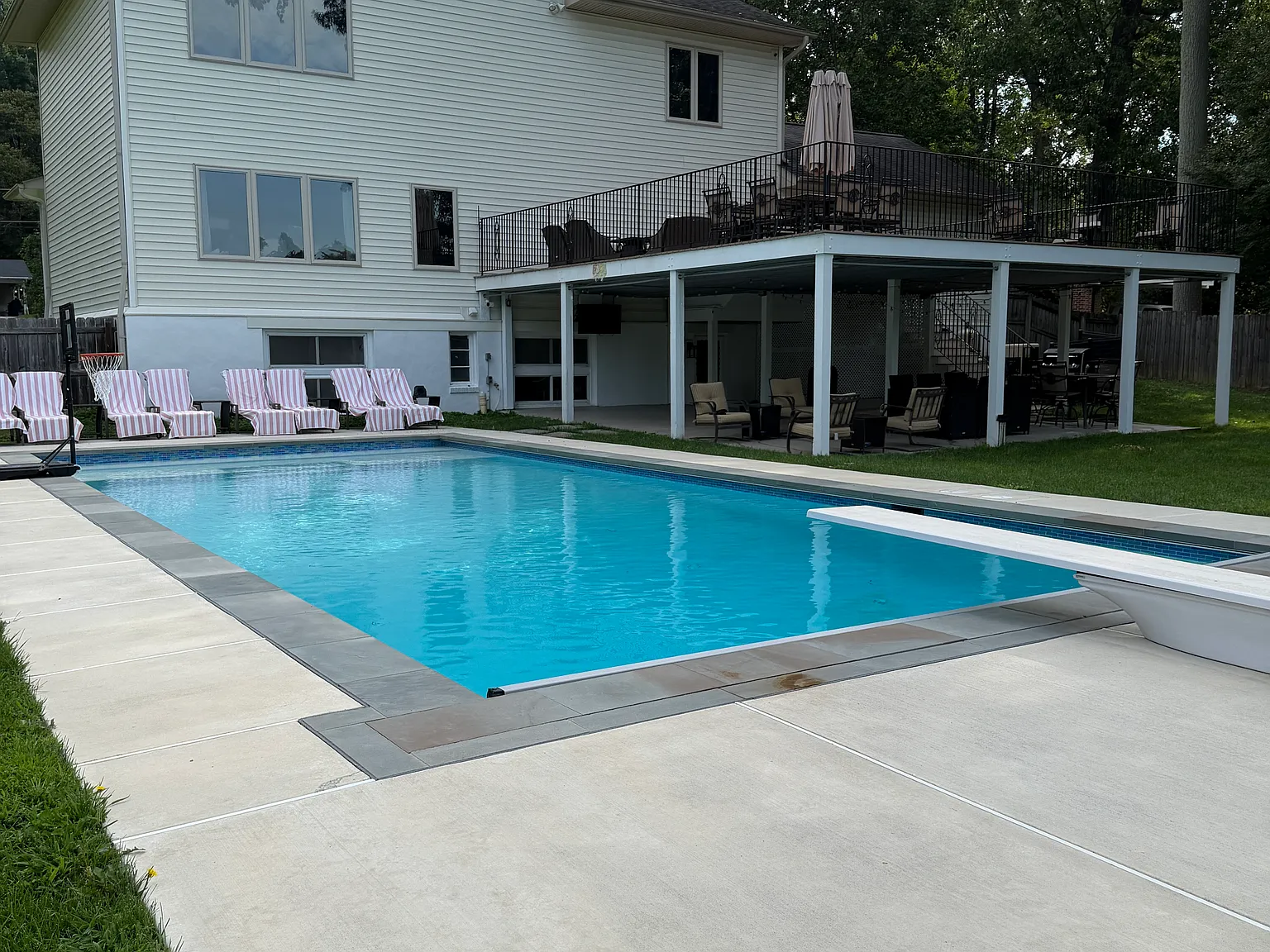 5 bed, 4270 sqft, $4,990 — Photo 2
