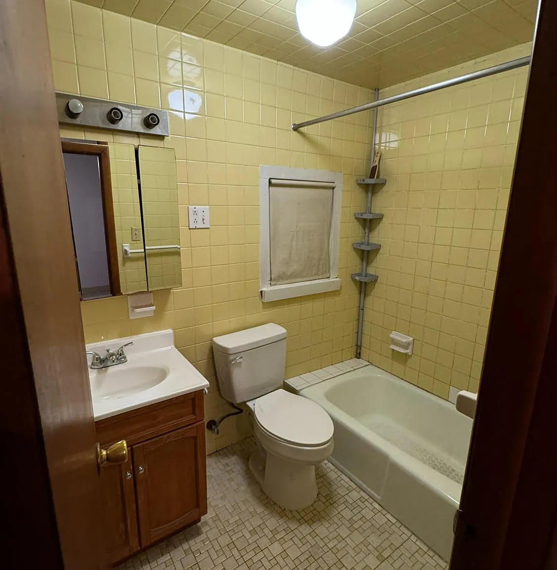 2 bed, 1.0 bath, $2,400 — Photo 3