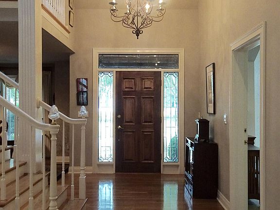 4th image of 4690 Laurelwood Dr