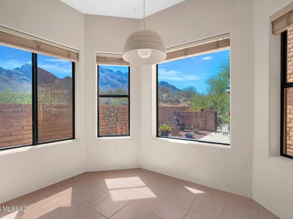 297 E Southern Pines Dr, Oro Valley, AZ 85737