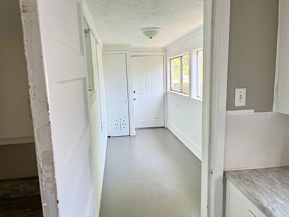 4th image of 2441 N Akin St