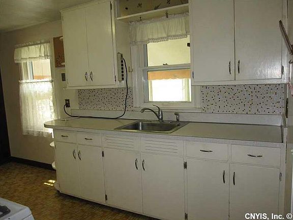 3rd image of 506 Boulevard St