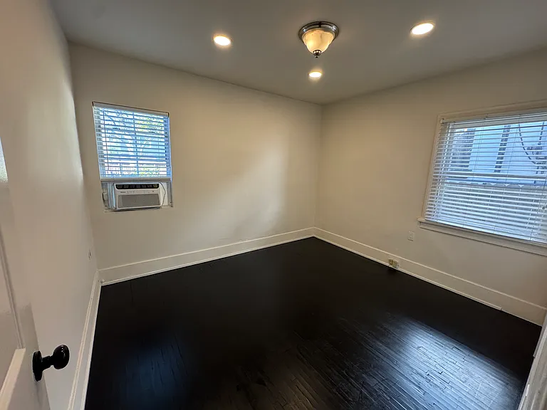 849 N West Knoll Dr — Photo 24