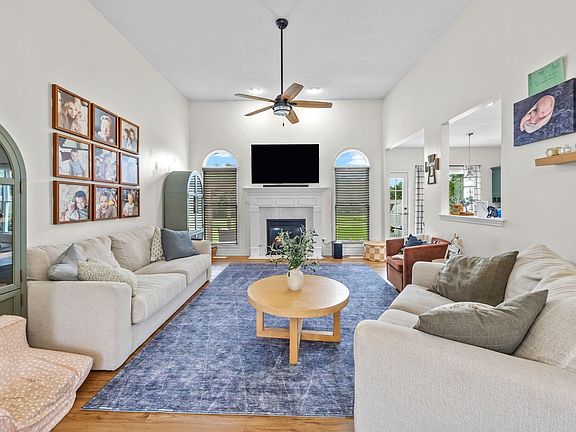 5th image of 1623 Stonegate Cir
