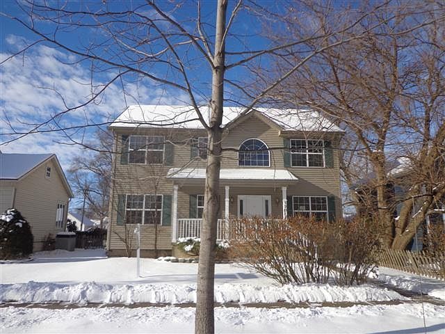 1st image of 120 N Oak St