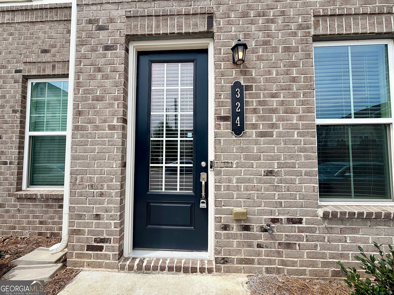 4 bed, 3.5 bath, 2138 sqft, $3,400 — Photo 2