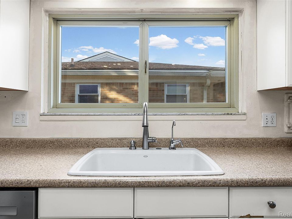 14371 Sunbury St, photo 15