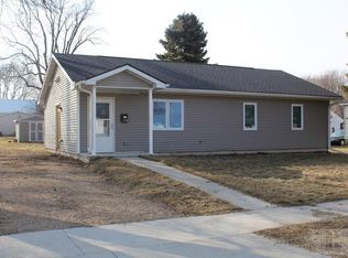 1140 Grove Ave, Garner, IA 50438
