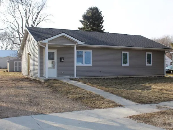 1140 Grove Ave, Garner, IA 50438