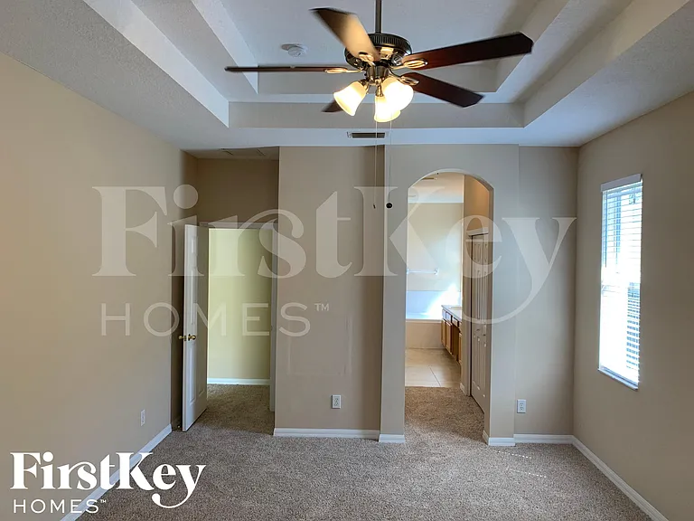 11703 Grove Arcade Dr — Photo 7