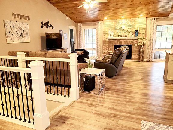 4th image of 8265 Osage Dr