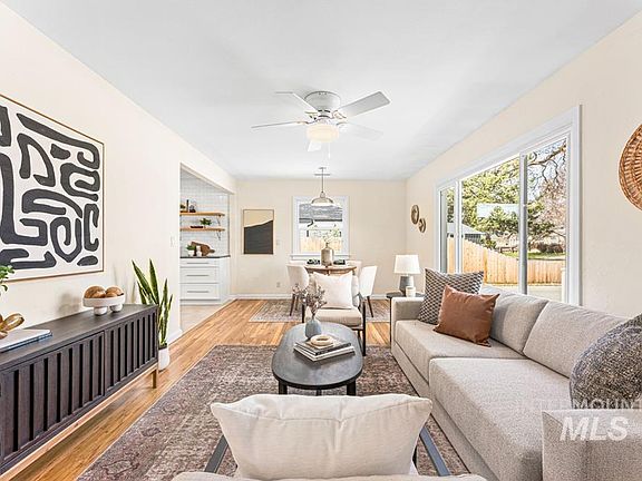 3rd image of 319 W Howe St