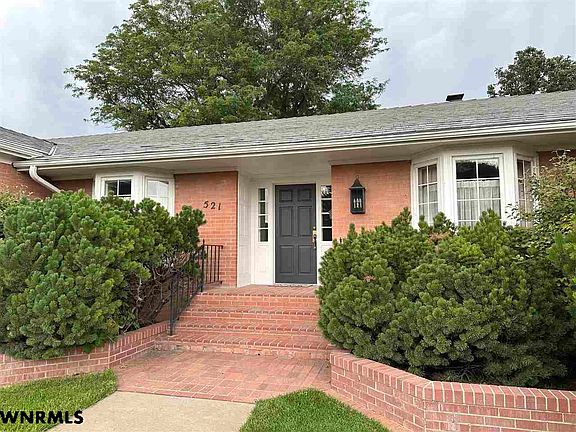 4th image of 521 Hillcrest Dr