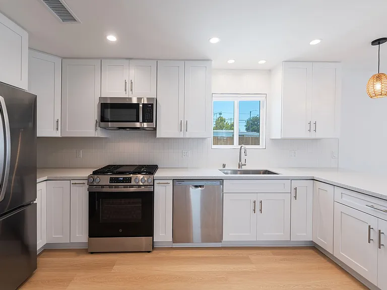 1415 W 222nd St — Photo 16