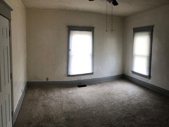5th image of 2114 Hill Ave