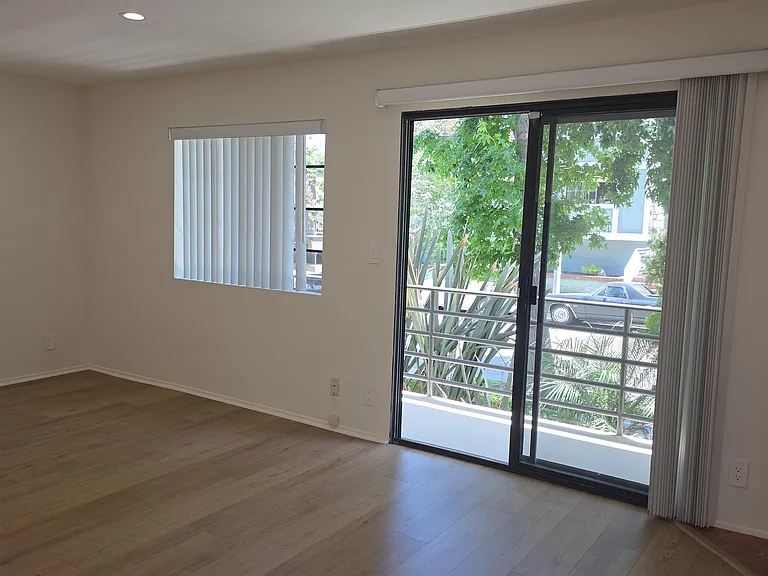 4220 Arch Dr #1 — Photo 2